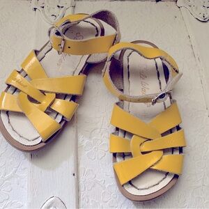 Toddler patent leather yellow darling salt water sandals by HOY  Size 8
